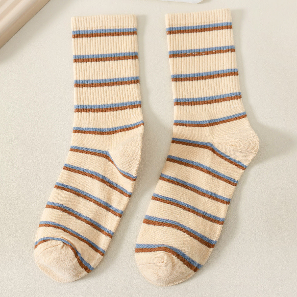 Autumn and winter thick socks women's medium tube socks new leisure college style stockings solid color colored cotton women's stacking socks