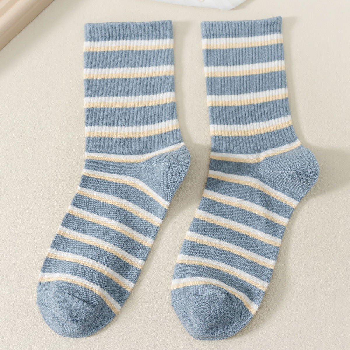 Autumn and winter thick socks women's medium tube socks new leisure college style stockings solid color colored cotton women's stacking socks