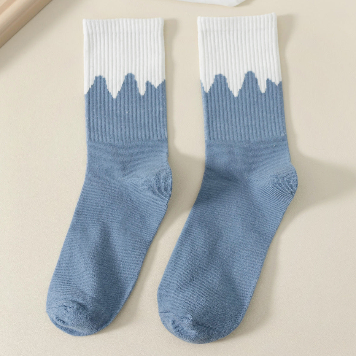 Autumn and winter thick socks women's medium tube socks new leisure college style stockings solid color colored cotton women's stacking socks