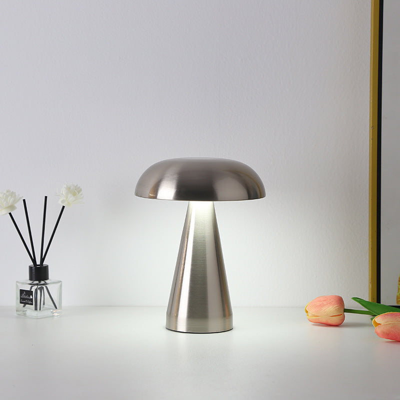 Cross-border foreign trade for mushroom retro desk lamp study bedroom portable charging metal mushroom decorative desk lamp
