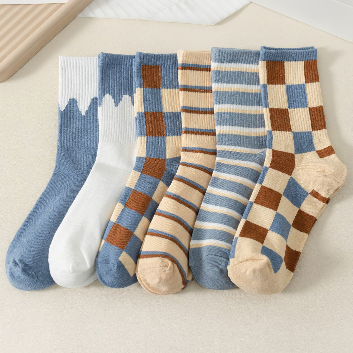 Autumn and winter thick socks women's medium tube socks new leisure college style stockings solid color colored cotton women's stacking socks