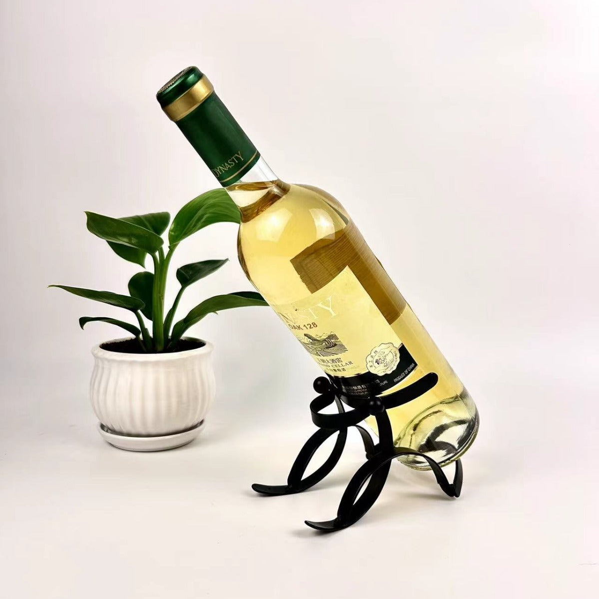 Creative mechanical dog wine rack, wine rack family living room ornament simple style wholesale